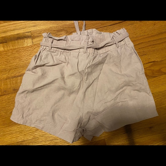 Dusty pink, high waisted paper bag shorts - Picture 2 of 2